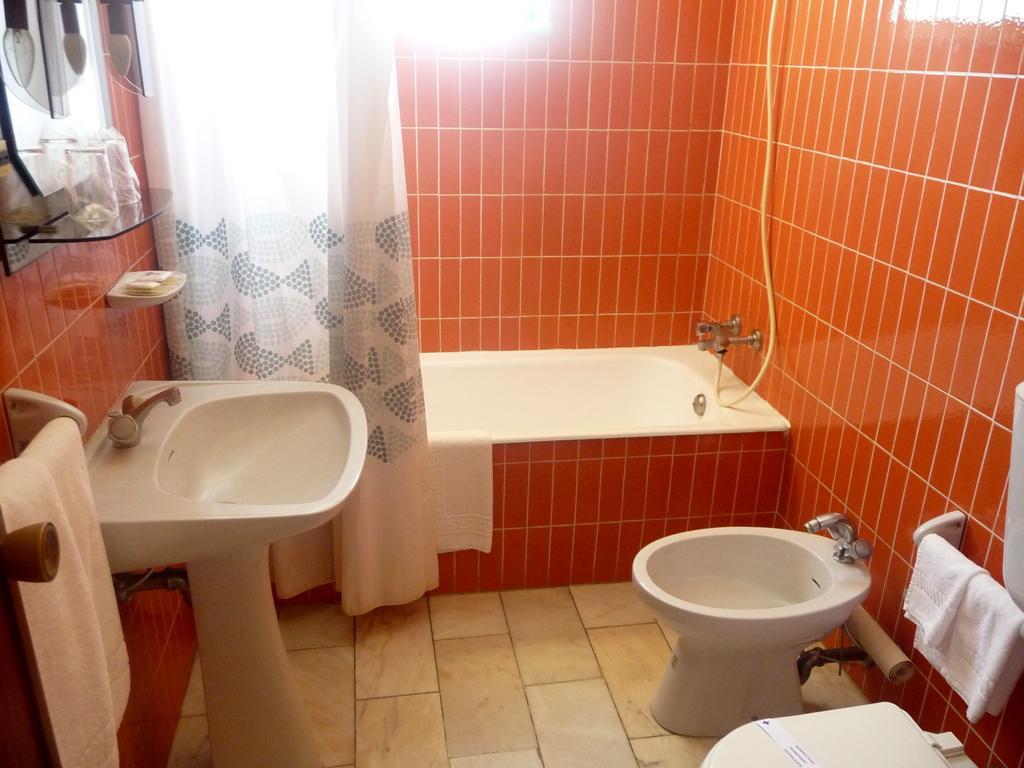 Hotel Tamargueira Фигейра-да-Фош Номер фото
