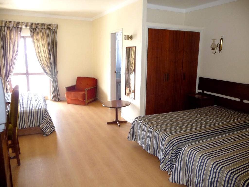 Hotel Tamargueira Фигейра-да-Фош Номер фото