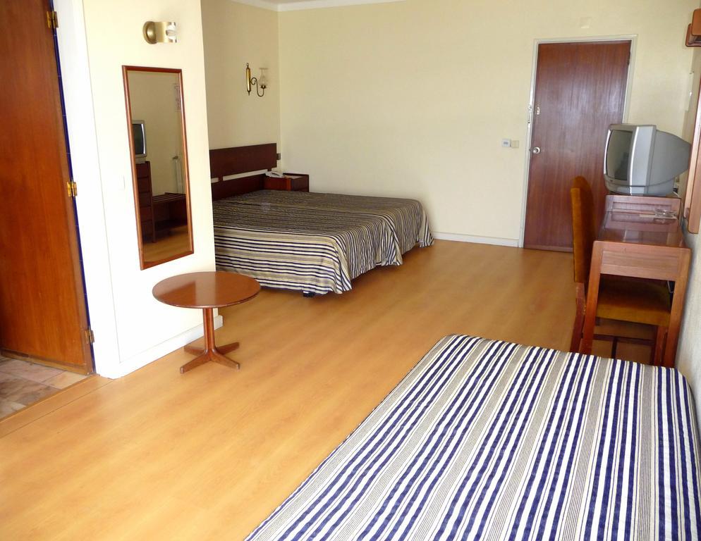 Hotel Tamargueira Фигейра-да-Фош Номер фото