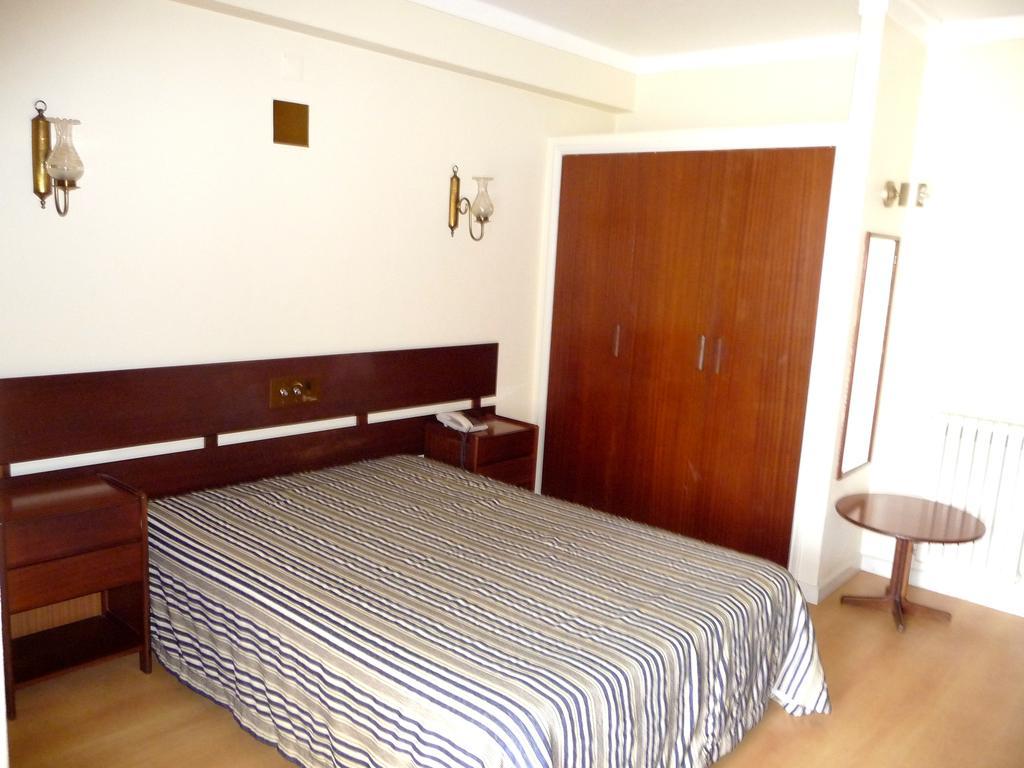 Hotel Tamargueira Фигейра-да-Фош Номер фото