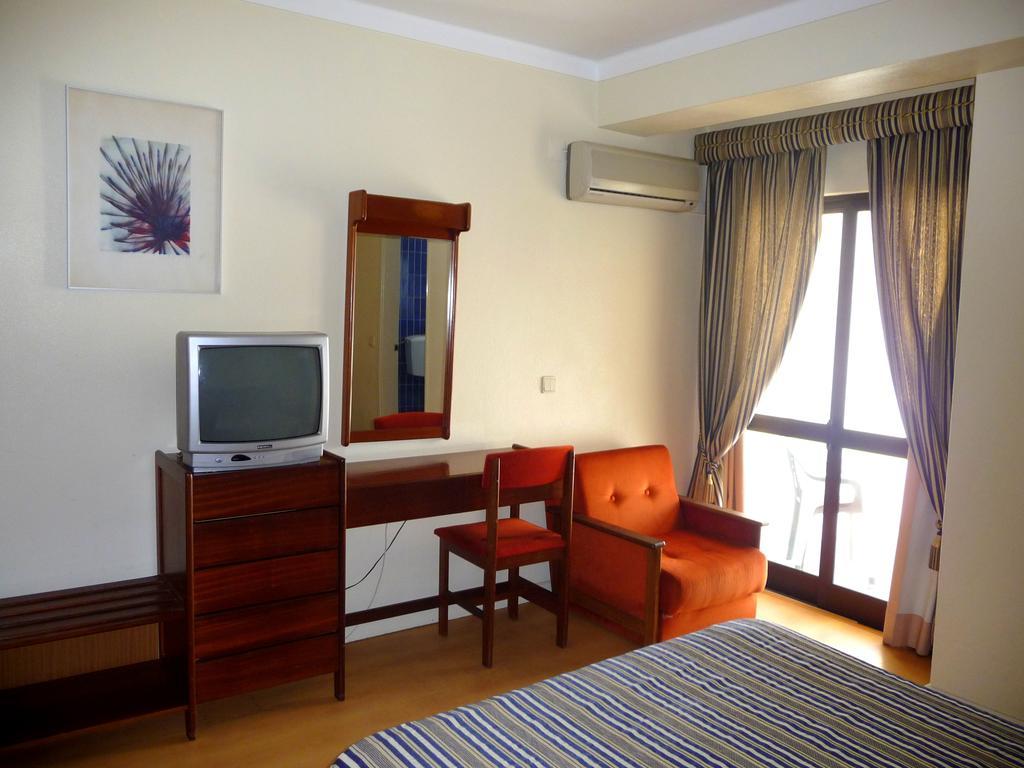 Hotel Tamargueira Фигейра-да-Фош Номер фото