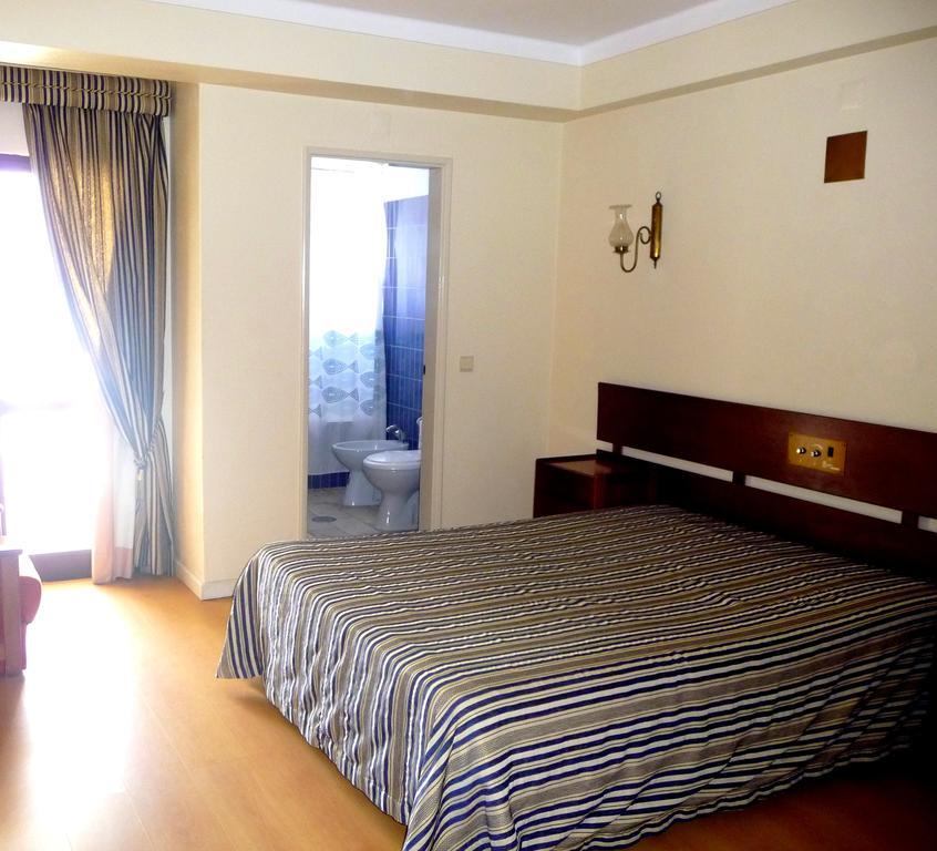 Hotel Tamargueira Фигейра-да-Фош Номер фото
